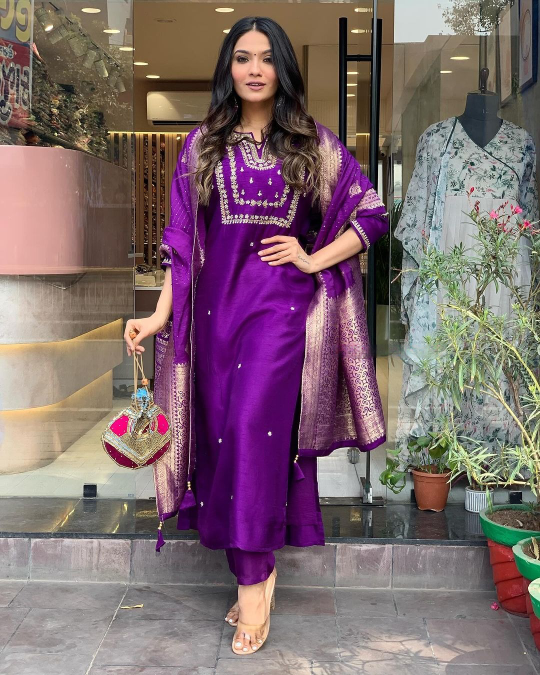 Women's Chanderi Viscose Embroidered Straight Kurta with Pant and Dupatta Set
