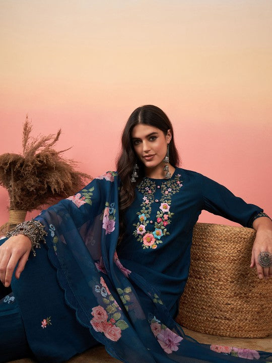 Women ethnic dress kurta set with attatched dupatta